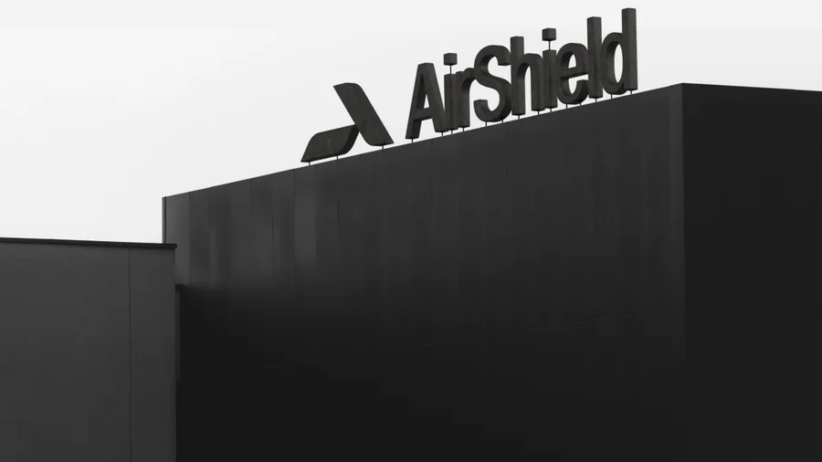 Napis AirShield na strehi stavbe, 3D render