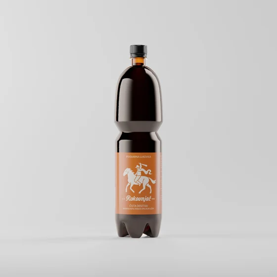 Steklenica 1,5 l z oranžno etiketo, studijski 3D render
